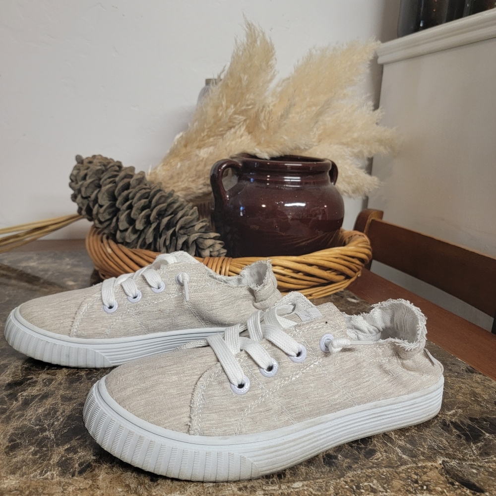 Tommy Bahama women's shoes.         b2